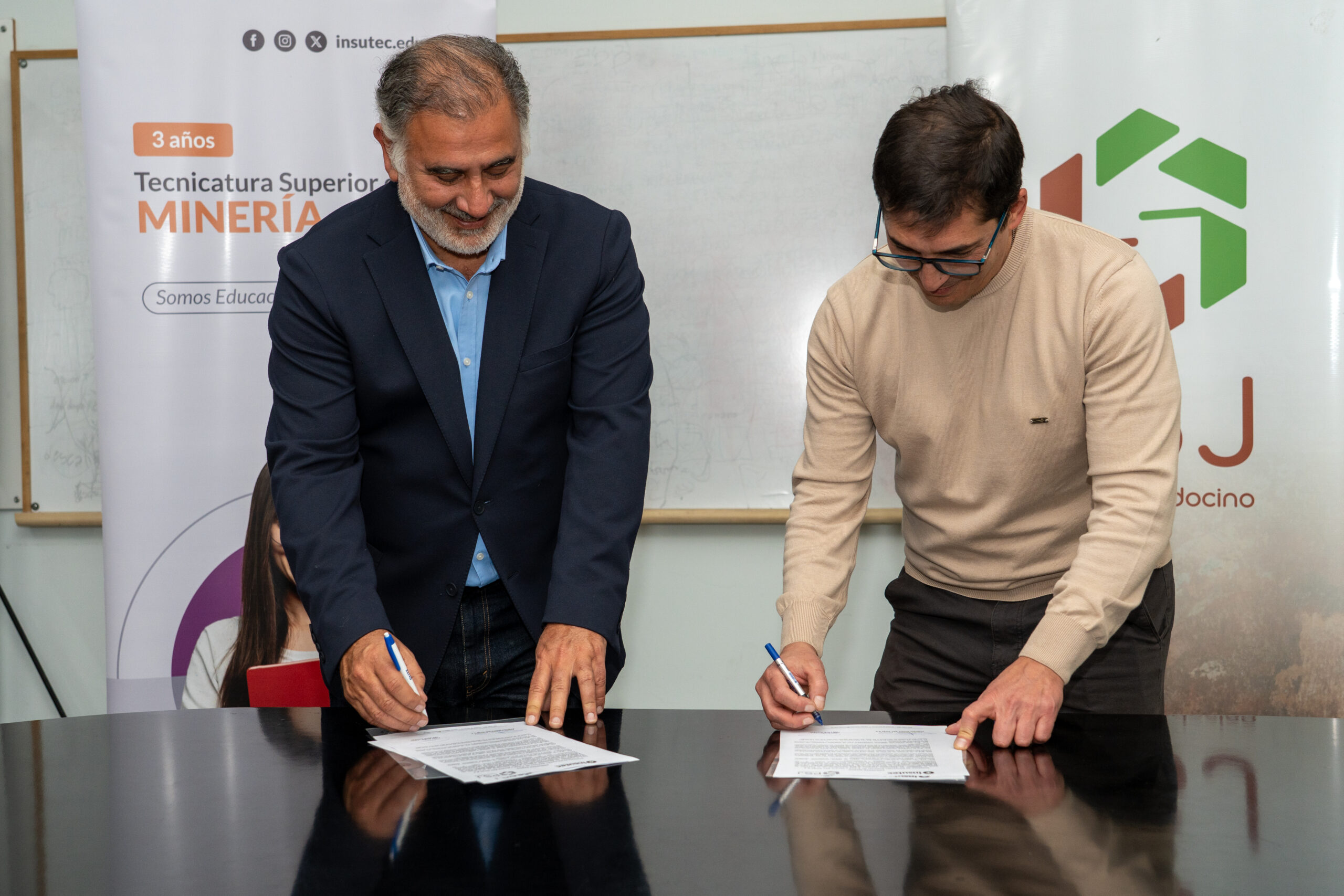 PSJ FIRMA ACUERDO INSUTEC 7.jpg